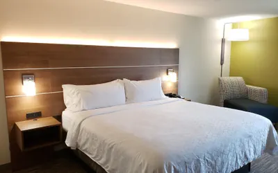 Photo 4 - Holiday Inn Express Edgewood-Aberdeen-Bel Air by IHG