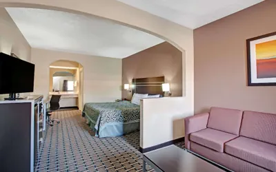 Photo 2 - Days Inn & Suites by Wyndham Houston North/Spring