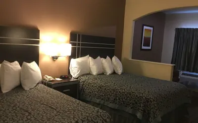 Photo 5 - Days Inn & Suites by Wyndham Houston North/Spring