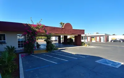 Photo 2 - La Plaza Inn Los Banos