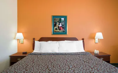 Photo 4 - Days Inn by Wyndham Butler