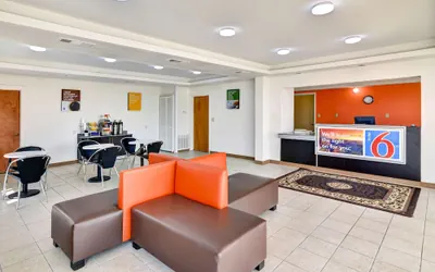 Photo 4 - Motel 6 Lindale, TX