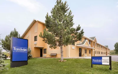 Photo 2 - Travelodge by Wyndham Cheyenne
