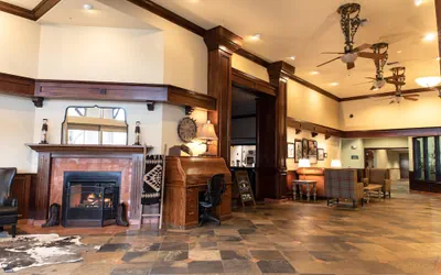 Photo 2 - Oxford Suites Pendleton