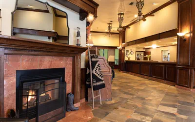 Photo 3 - Oxford Suites Pendleton