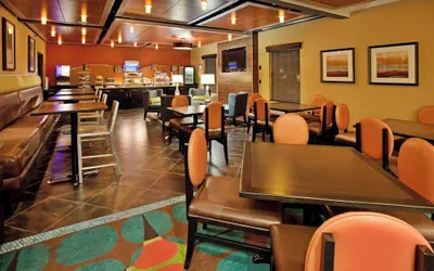 Photo 3 - Holiday Inn Express & Suites North Kansas City by IHG