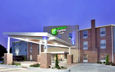 Photo 2 - Holiday Inn Express & Suites North Kansas City by IHG
