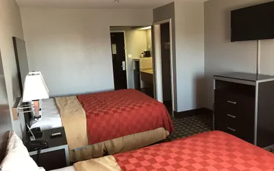 Photo 5 - Express Inn
