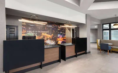 Photo 3 - La Quinta Inn & Suites by Wyndham Greensboro - Highpoint