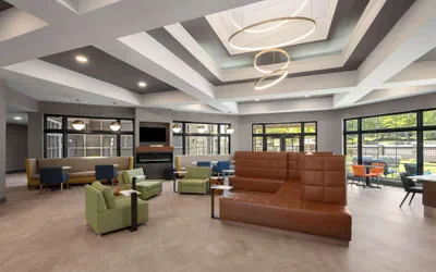 Photo 4 - La Quinta Inn & Suites by Wyndham Greensboro - Highpoint