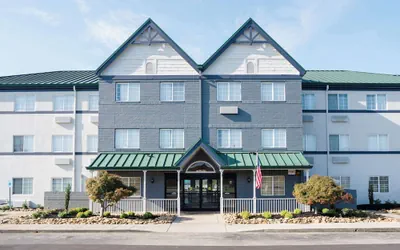 Photo 2 - Mainstay Suites Knoxville Airport