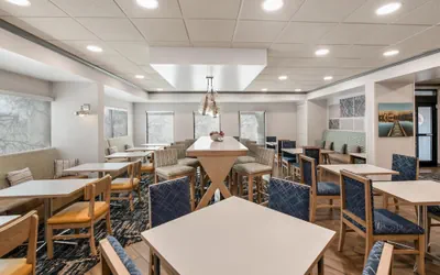 Photo 4 - Hampton Inn Milledgeville