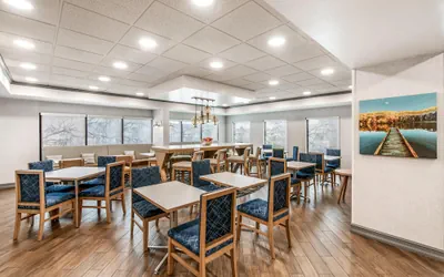 Photo 3 - Hampton Inn Milledgeville