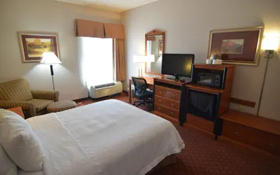 Photo 4 - Hampton Inn Greeneville