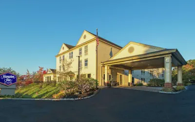 Photo 2 - Hampton Inn Freeport/Brunswick