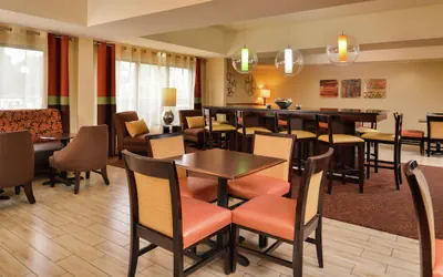 Photo 3 - Hampton Inn Raleigh/Clayton I-40