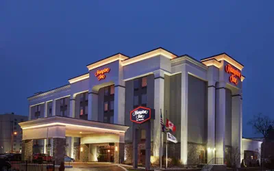 Photo 2 - Hampton Inn Niagara Falls