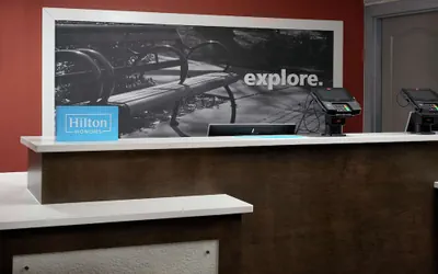 Photo 3 - Hampton Inn Niagara Falls