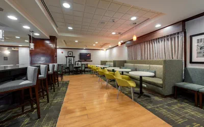 Photo 4 - Hampton Inn Newport News-Yorktown