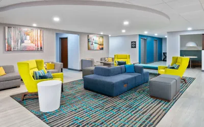 Photo 2 - Hampton Inn Salisbury