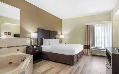 Photo 5 - Comfort Inn & Suites Lake Norman