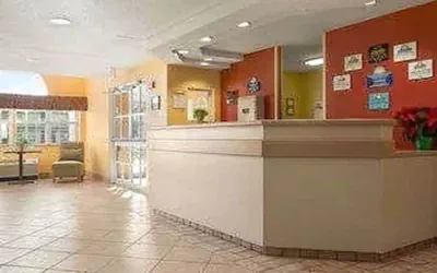 Photo 4 - Days Inn & Suites by Wyndham Lafayette IN