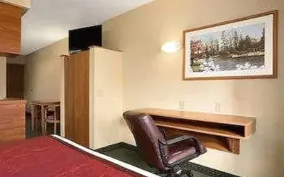 Photo 5 - Days Inn & Suites by Wyndham Lafayette IN