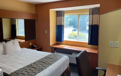 Photo 4 - Microtel Inn by Wyndham Newport News Airport