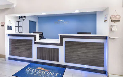 Photo 3 - Baymont by Wyndham Gurnee