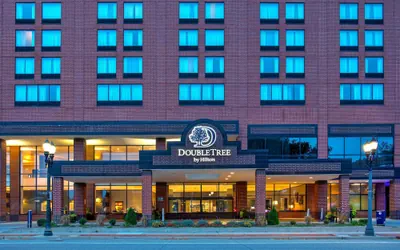 DoubleTree by Hilton Lansing