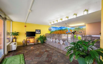 Photo 4 - Econo Lodge Decatur South