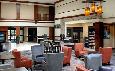 Photo 2 - DoubleTree by Hilton Detroit - Dearborn