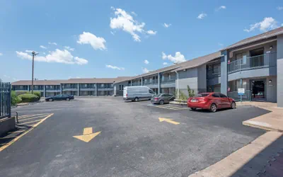Photo 2 - Quality Inn Near Lake Marble Falls
