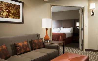 Photo 2 - Holiday Inn Hotel & Suites Des Moines - Northwest by IHG