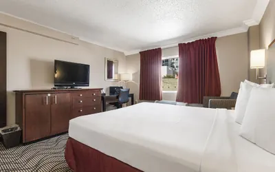 Photo 4 - Jack London Inn