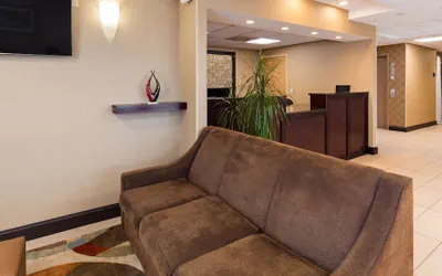 Photo 4 - Best Western Springfield West Inn