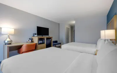 Photo 2 - Comfort Inn & Suites Alexandria West