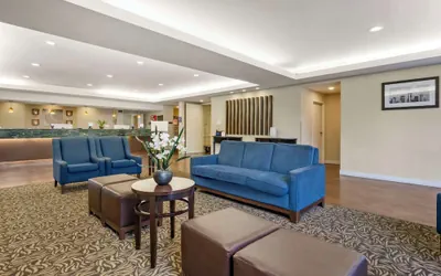 Photo 3 - Comfort Inn & Suites Sea-Tac Airport