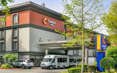 Photo 2 - Comfort Inn & Suites Sea-Tac Airport