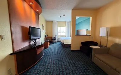Photo 2 - SureStay by Best Western Bismarck
