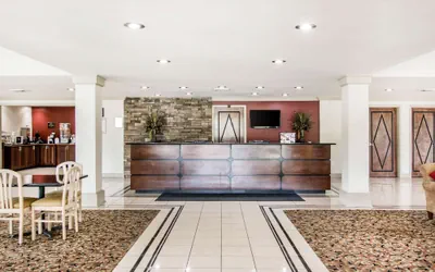 Photo 3 - Rodeway Inn La Grange East