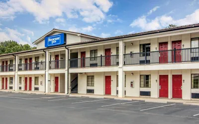 Photo 2 - Rodeway Inn La Grange East