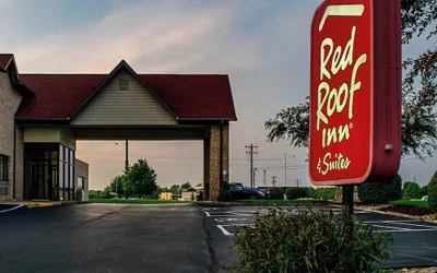 Photo 2 - Red Roof Inn & Suites Middletown - Franklin