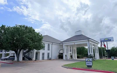 Days Inn by Wyndham Granbury