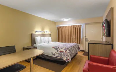 Photo 2 - Red Roof Inn Kalamazoo West - Western Michigan U