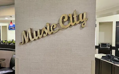 Photo 4 - Club - Hotel Nashville Inn & Suites