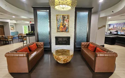Photo 3 - Club - Hotel Nashville Inn & Suites