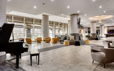 Photo 2 - DoubleTree by Hilton Tulsa - Warren Place