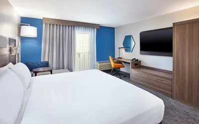 Photo 4 - Holiday Inn Express Hotel & Suites Pittsburgh Airport by IHG