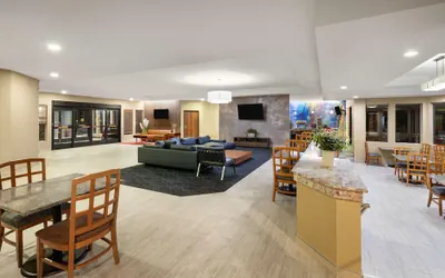 Photo 5 - Endeavor Inn & Suites, Trademark Collection by Wyndham